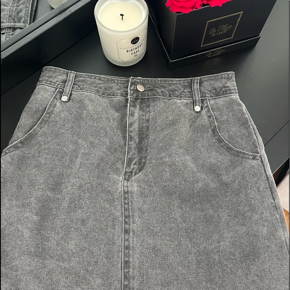 Grey Honey Belle denim skirt 🖤